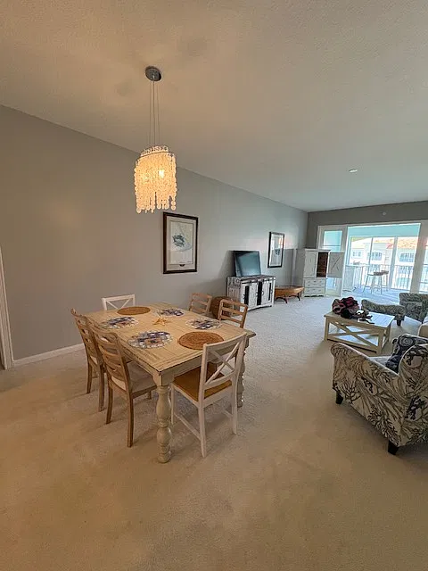 2 bed, 1989 sqft, $4,900 — Photo 3