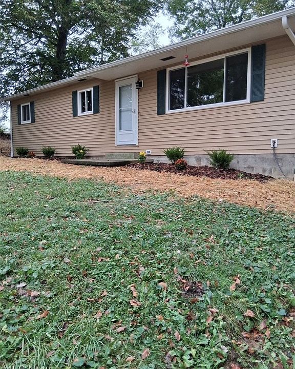 1st image of 380 Rhonda Dr