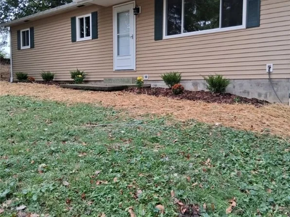 380 Rhonda Dr, Zanesville, OH 43701