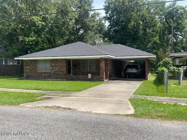 213 4th St, Abbeville, LA 70510