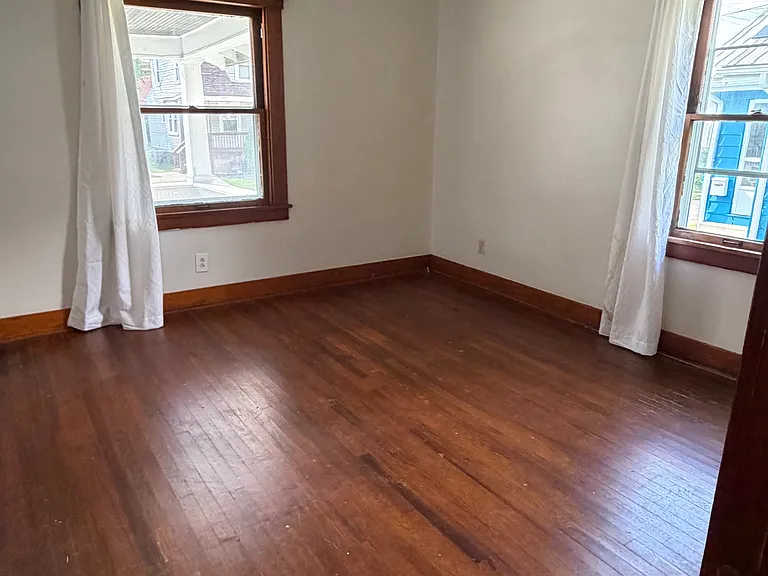 297 McClure Ave — Photo 8