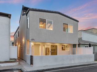 210 Grant St #A, Newport Beach, CA 92663