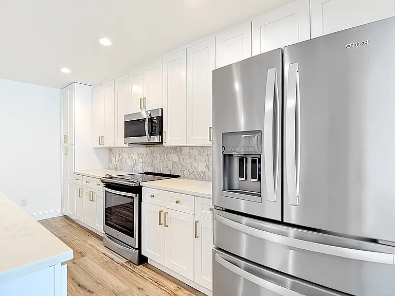 8733 Bay Pointe Dr — Photo 14