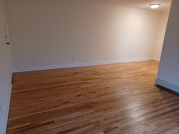 5th image of 4621 Heckman St #207