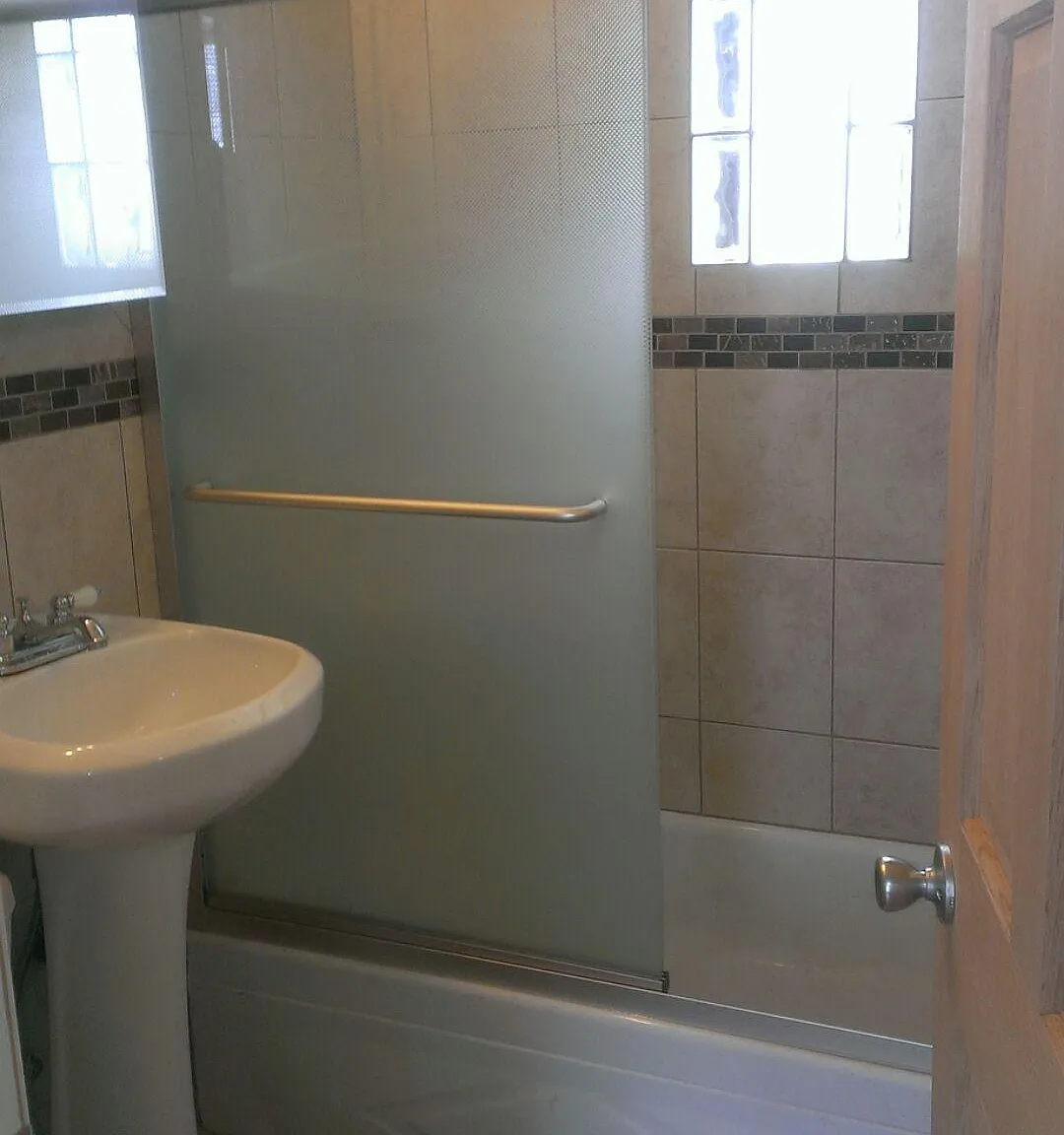 3 bed, $1,400 — Photo 2