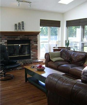 5th image of 400 White Chapel Dr