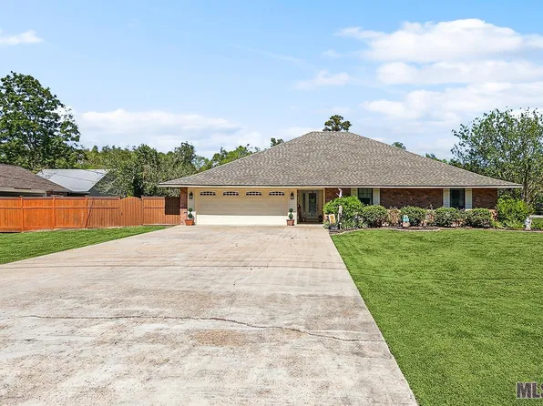 4112 Emily Dr, Port Allen, LA 70767