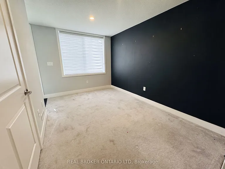 177 Edgevalley Rd #11 — Photo 3