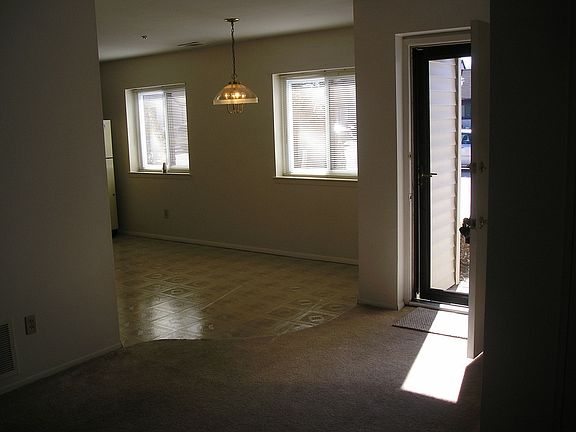 4th image of 101 Whistler Ct