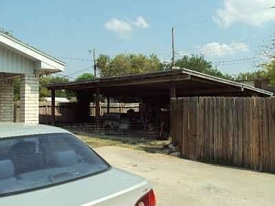 4th image of 614 W Louisiana St