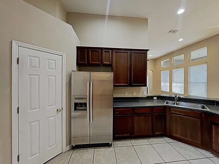3465 Bromfield Dr — Photo 5