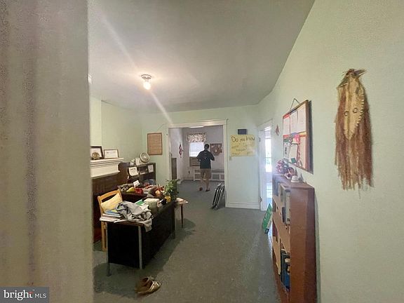 5th image of 409 N Lincoln St