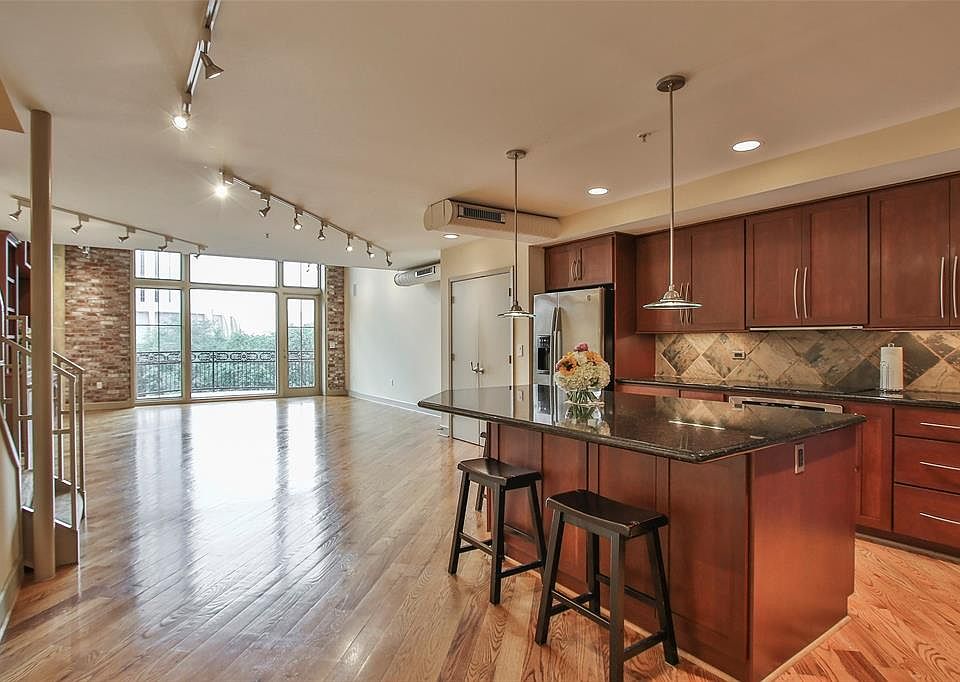 1st image of 3030 Post Oak Blvd Unit 604