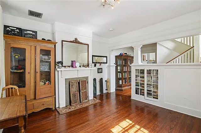 3 bed, 2.0 bath, 1900 sqft, $2,700 — Photo 3