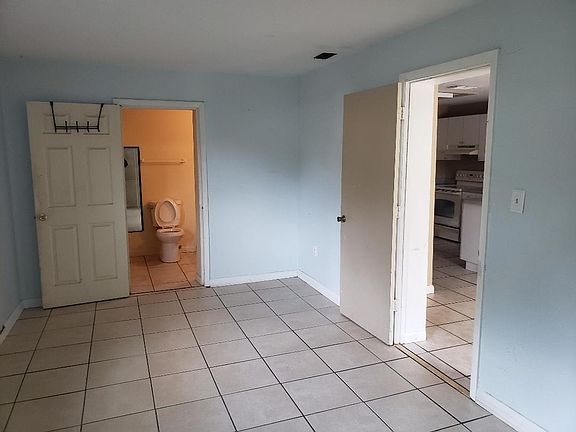 4th image of 3510 W Price Ave