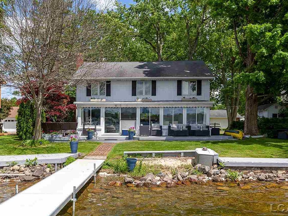 4402 Shady Dr, Manitou Beach, MI 49253 Zillow