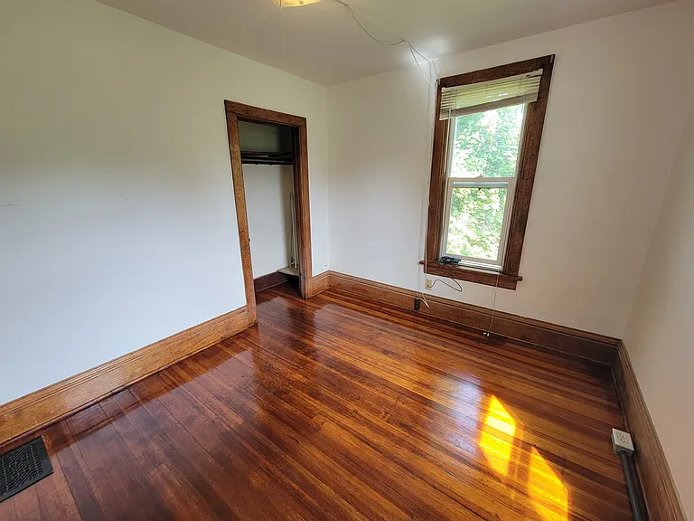 305 Washington St — Photo 16