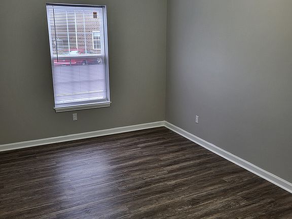 4th image of 241 McDaniel Ave #18