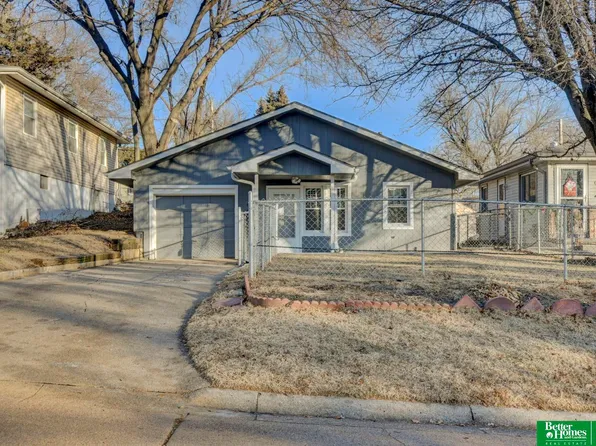 6310 Charles St, Omaha, NE 68132