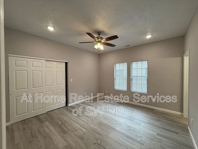 805 S Douglas Ave — Photo 7