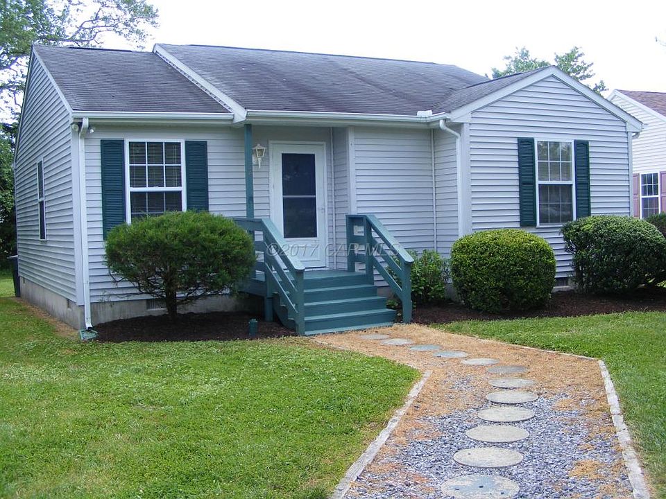 1st image of 12 Westminster Dr