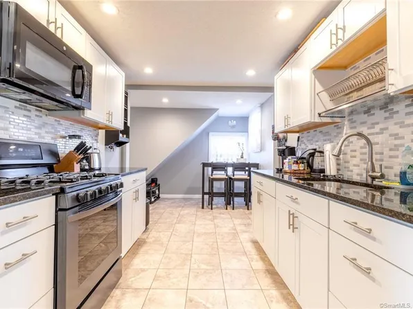 173 Beach St #1, New Britain, CT 06053