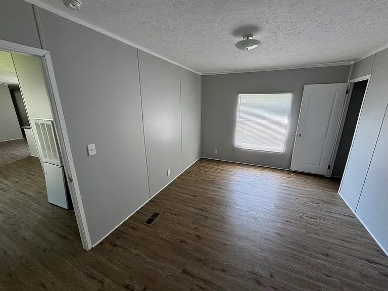5899 Meadow Valley Dr — Photo 7