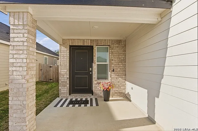 15411 Oceanus Dr — Photo 2