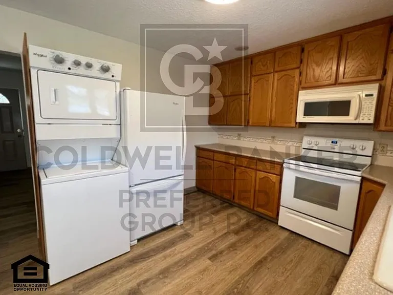 1202 Bel Aire Rd — Photo 7