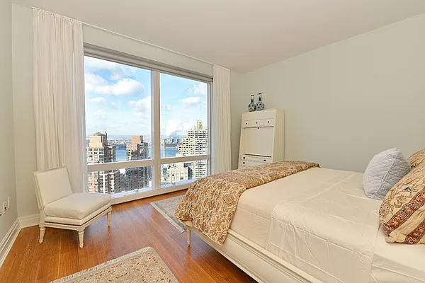Sold by Keller Williams NYC | media 18