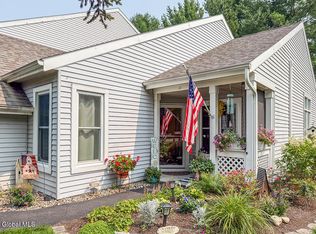11 Cobble Ct, Clifton Park, NY 12065