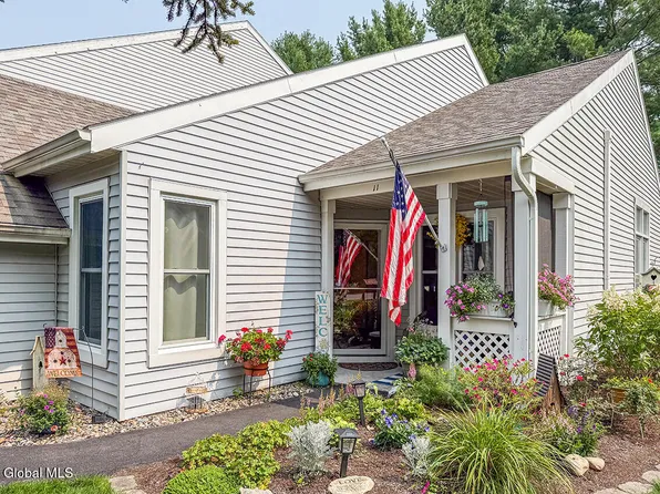 11 Cobble Court, Clifton Park, NY 12065