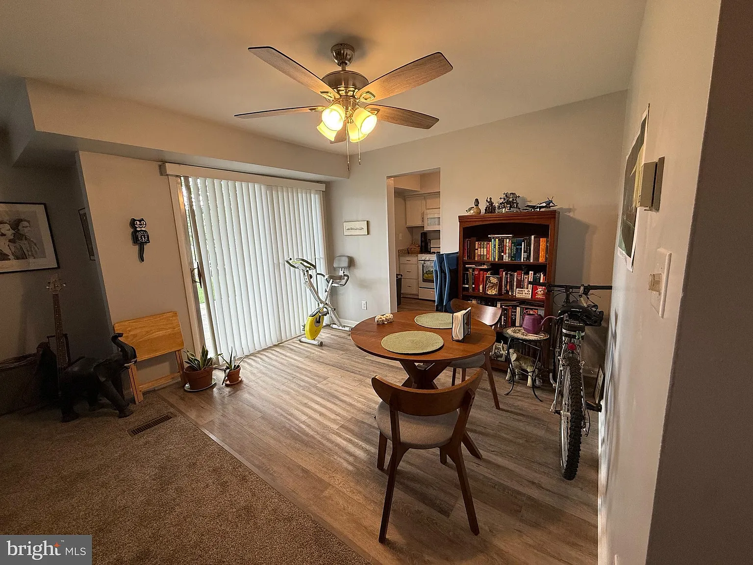 1 bed, 854 sqft, $1,650 — Photo 3