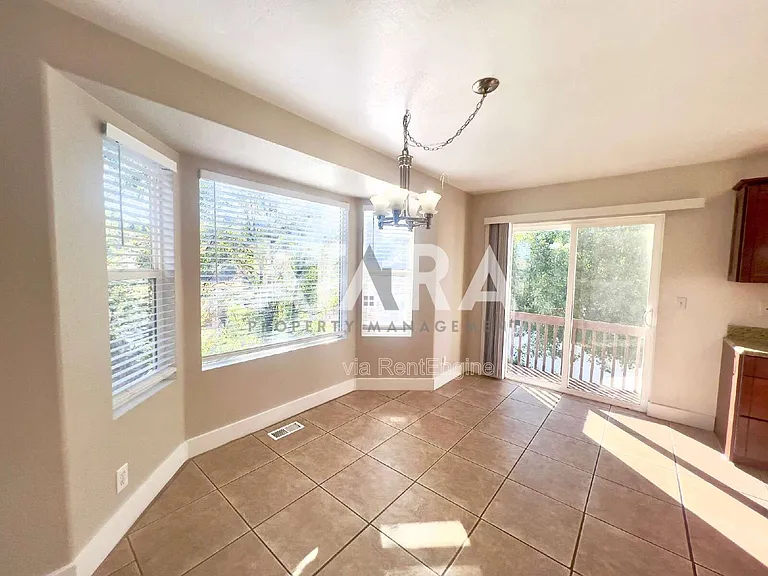10912 S Poplar Brook Pl — Photo 11