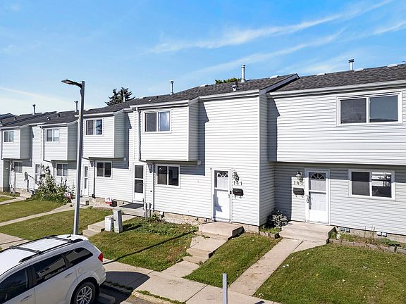 2nd image of 141 Dickinsfield Ct NW
