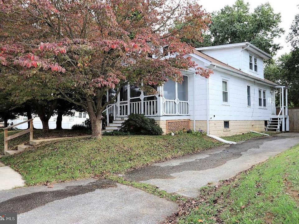 1st image of 902 Windsor Ave