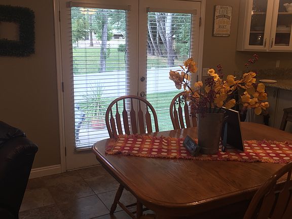 5th image of 203 E White River Dr