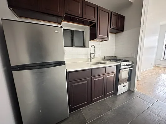 Rented by Lang Realty LLC | media 10