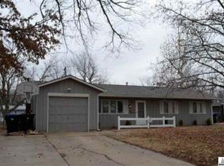 1732 SW Kent Pl, Topeka, KS 66604