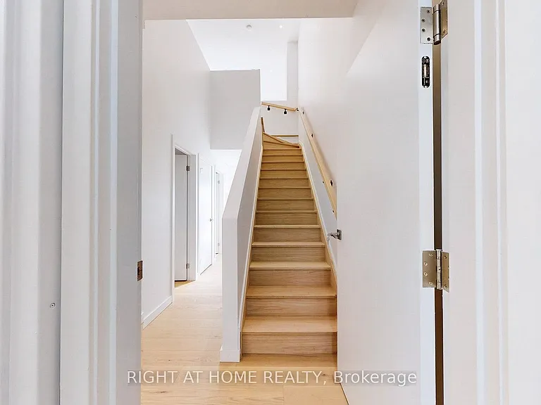3122 Dundas St W #5 — Photo 7