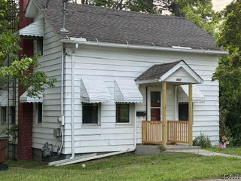 1st image of 907 Bristol St