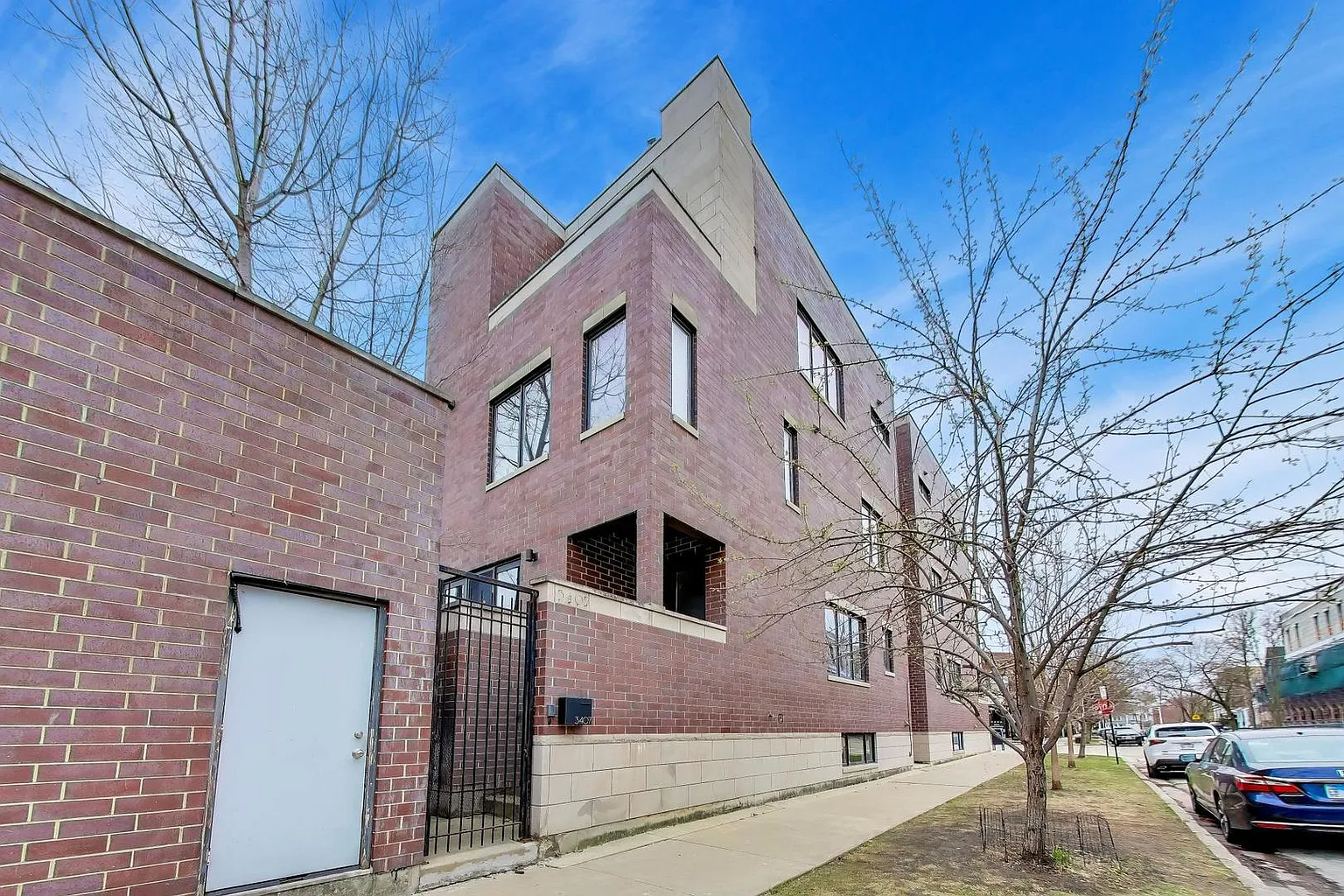 3407 N Bell Ave #B photo 1