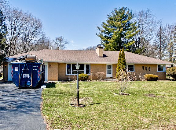 3rd image of 9 Glenbrook Dr