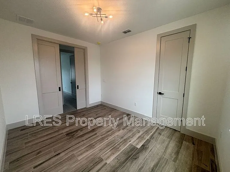 722 Ellwood Ave — Photo 30