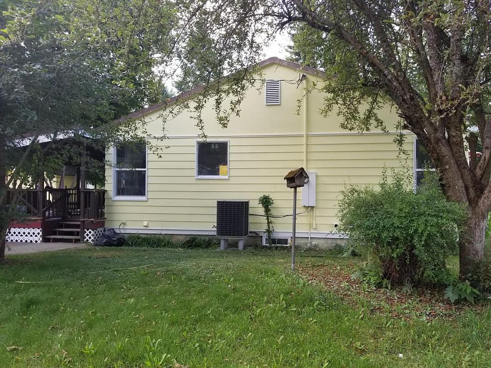 2nd image of 32386 N 5th Ave