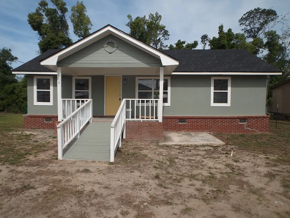 808 Penny Pl