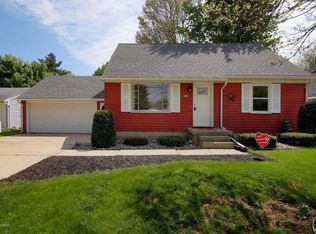 4140 Hillsdale Ave NE, Grand Rapids, MI 49525