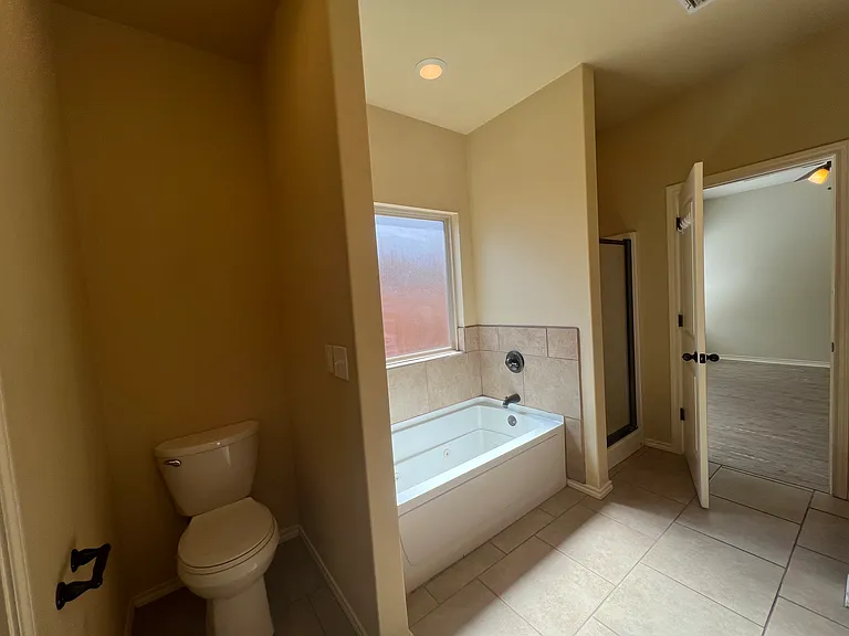4422 105th St #A — Photo 25