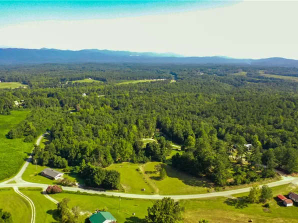 876 Flat Shoals Rd, Walhalla, SC 29691