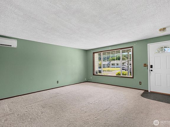 5th image of 4724 Windemere Street